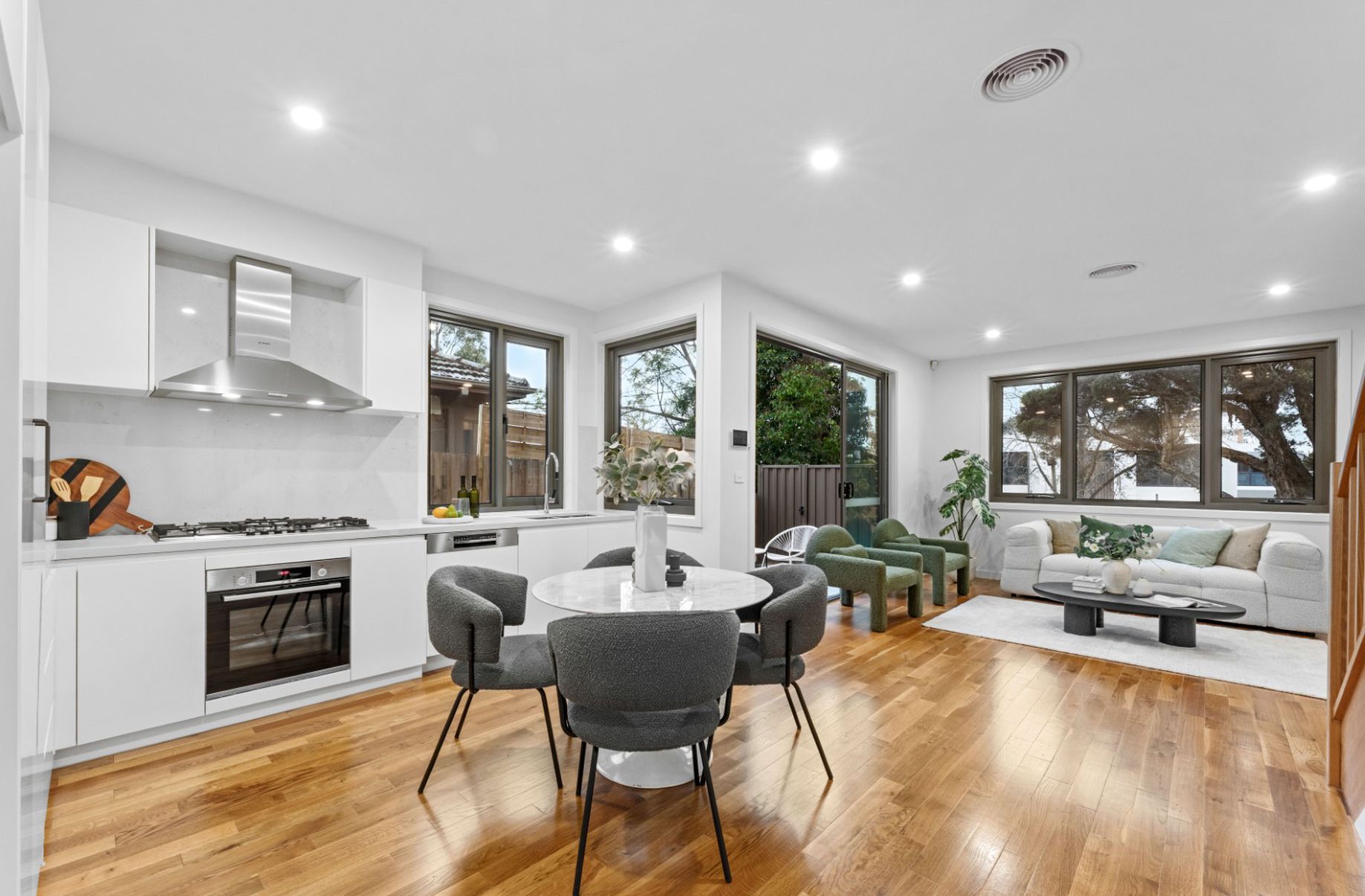 1 / 12 Ascot Street, Doncaster East