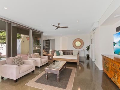 1 Stirling Drive, Castle Hill