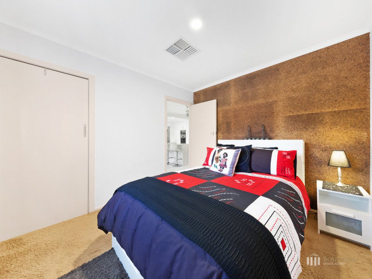 21 DORSET ROAD, Dandenong North