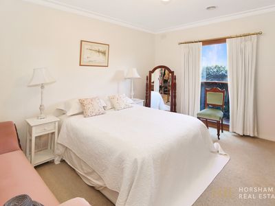 18 James Street, Horsham
