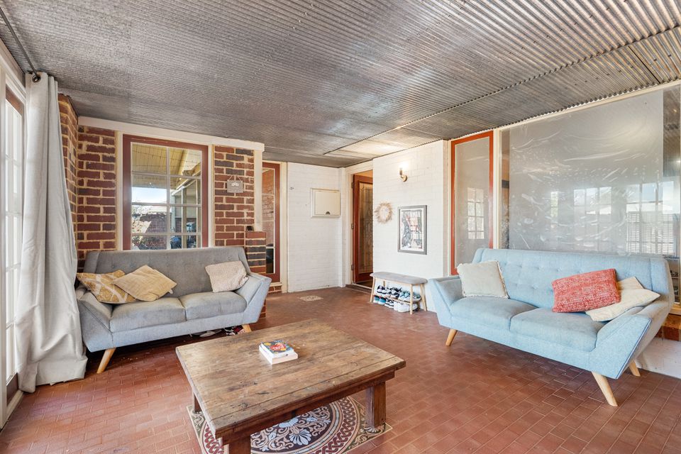 135 Safety Bay Road, Shoalwater