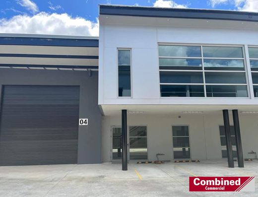 Great Location - Smeaton Grange Warehouse 