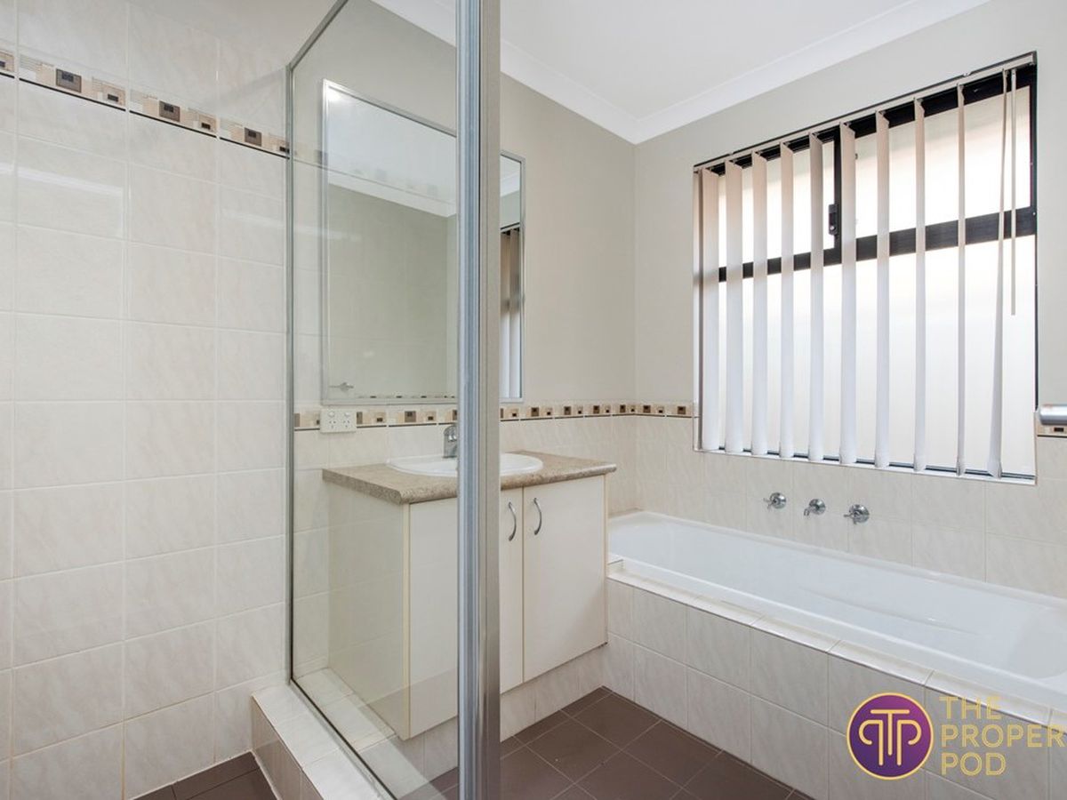 39 Sellafield Bend, Waikiki