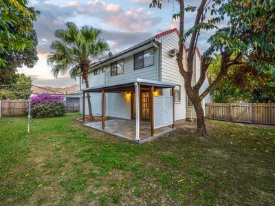 32 Gouldian Avenue, Condon