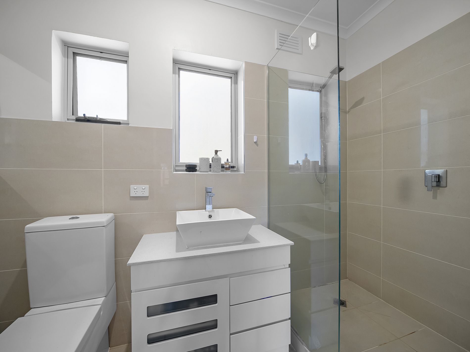 8 / 1A Gilbertson Street, Essendon