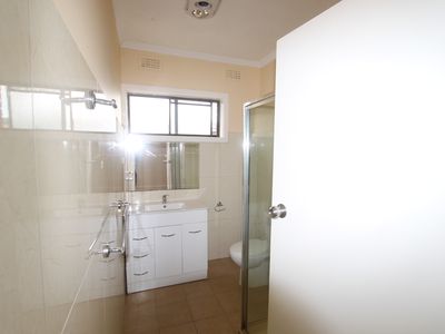 11 Beddoe Avenue, Clayton