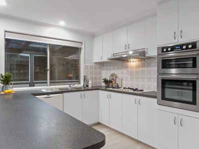 21 Dunn Crescent, Langwarrin
