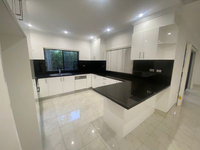 7 / 8 Dempster Street, West Wollongong