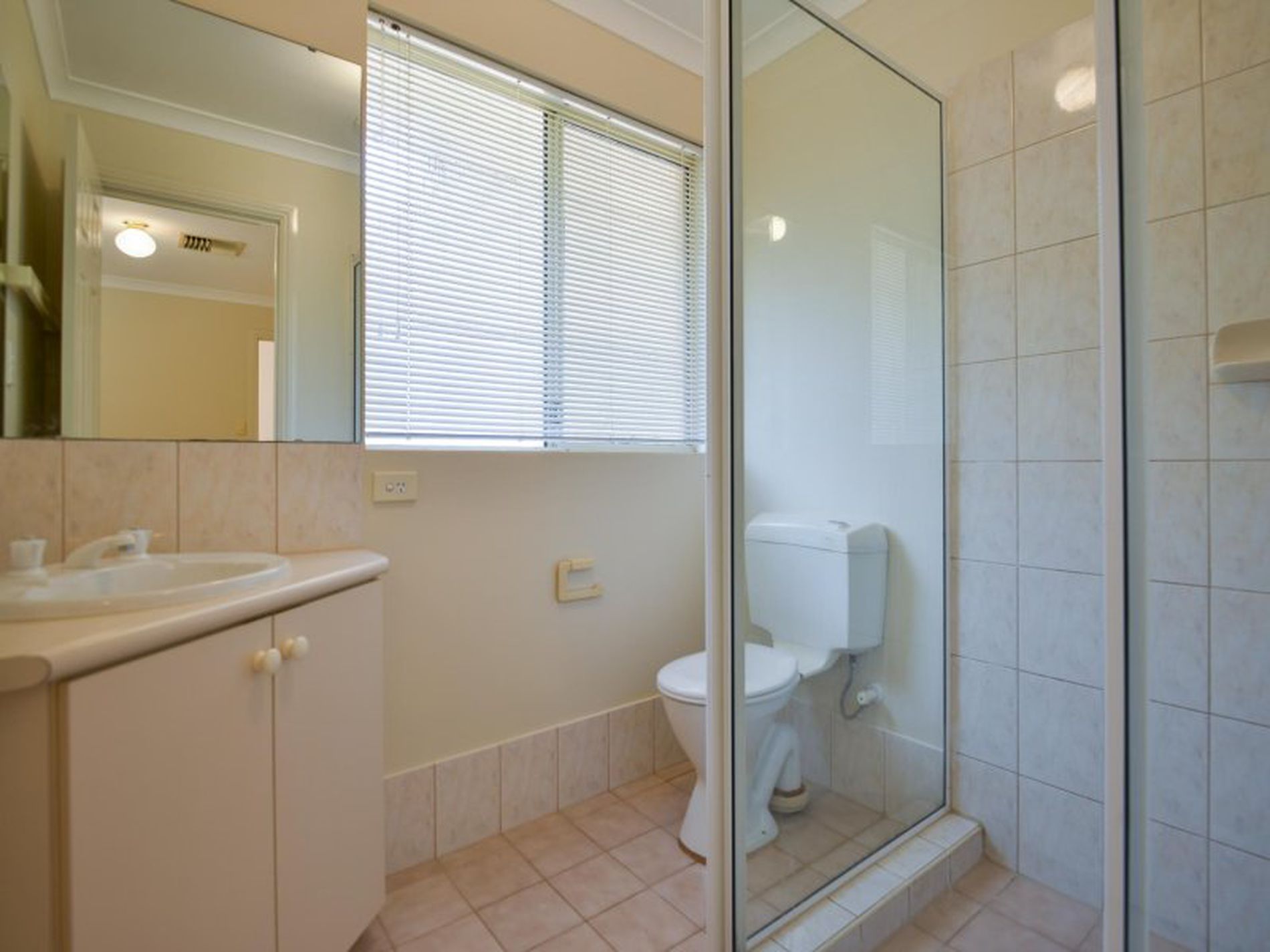 Unit 1 / 19 Ramus Circle, Somerville