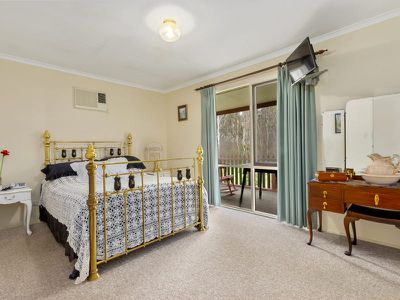 540 Telegraph Rd, Seymour