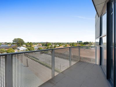 305 / 175 kangaroo Road , Hughesdale
