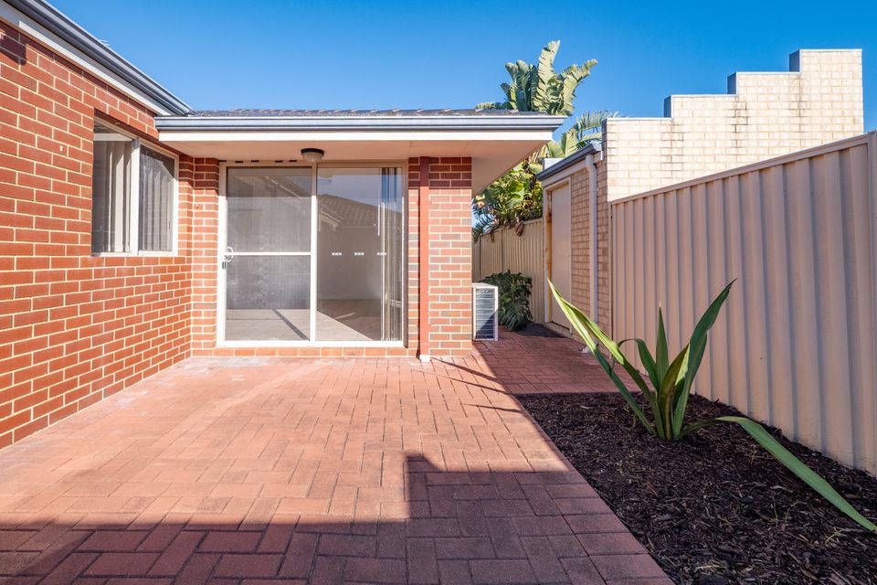 73 MONTORO DRIVE, Port Kennedy