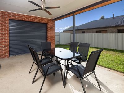 2 GEORGINA STREET, Wodonga
