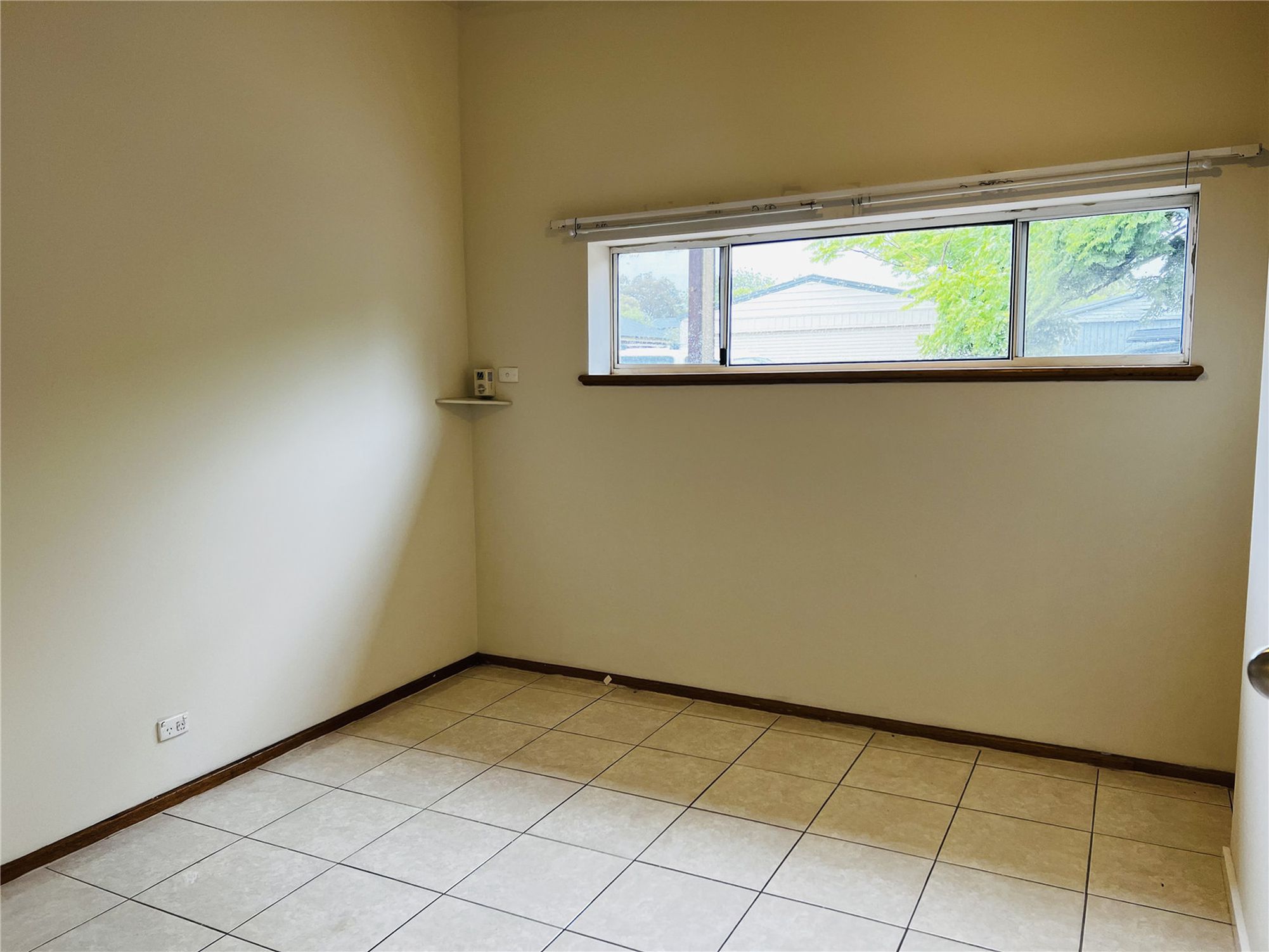 2 / 11 Neville Avenue, Clarence Gardens