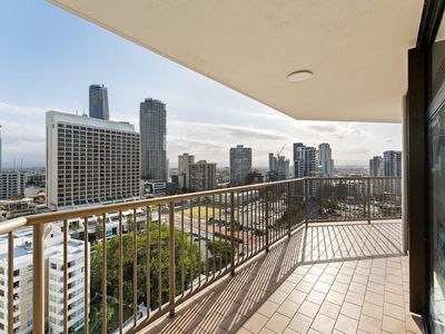 17E / 80 The Esplanade, Surfers Paradise