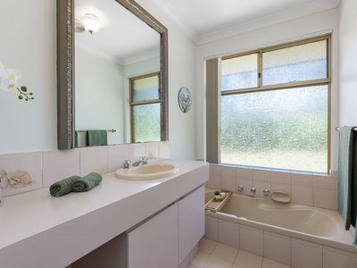 8 Boronia Road, Banjup