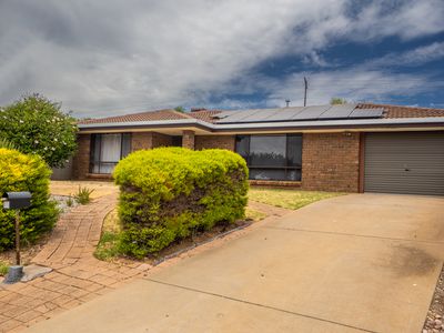 22 Glenhelen Road, Morphett Vale