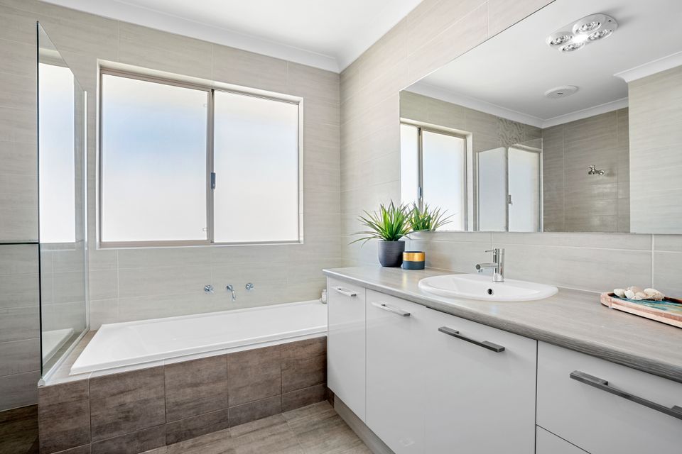 43 Holloways Ridge, Secret Harbour