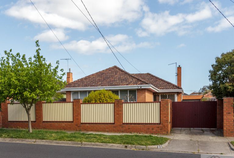 32 Thomasina Street, Bentleigh East