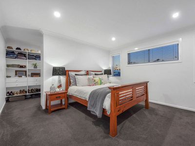 81 Feathertail Place, Wakerley
