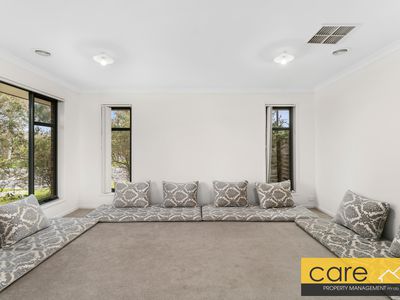 26 Verdant Avenue, Officer