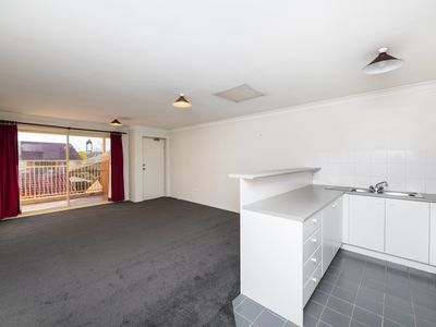 52B / 12 Albermarle Place, Phillip
