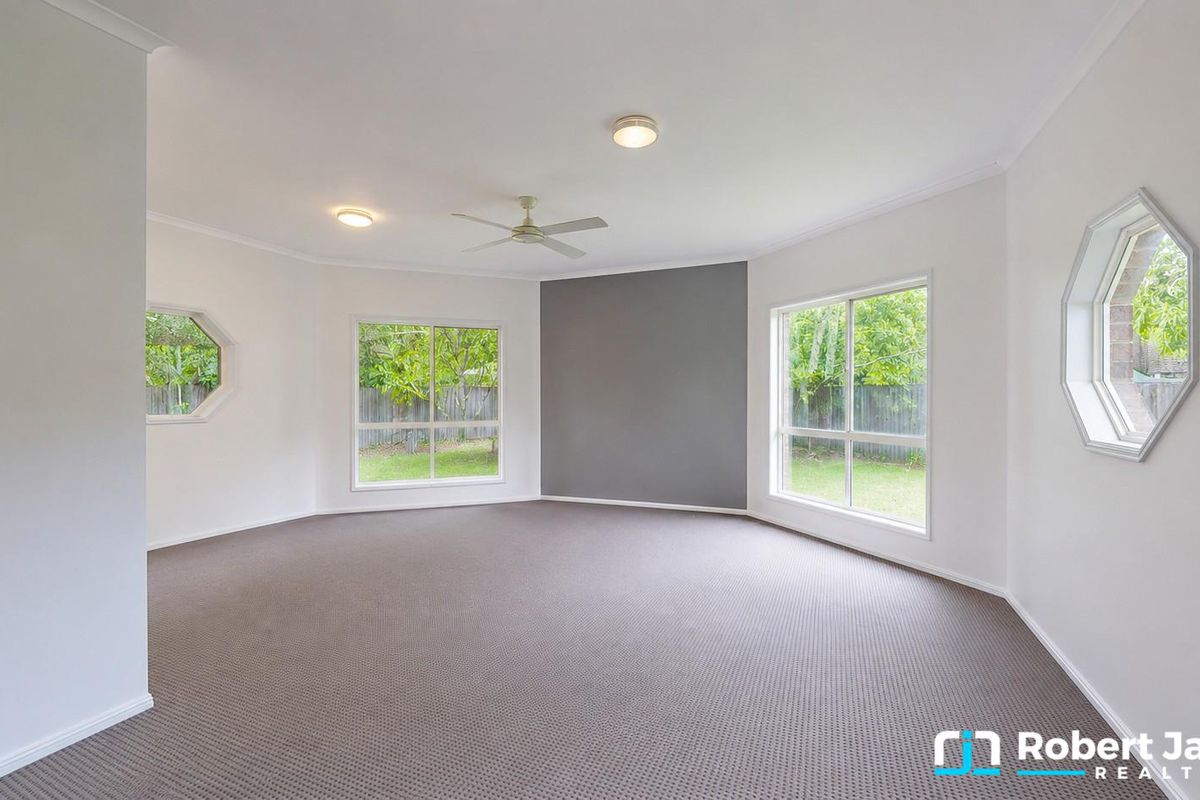 6 Driver Court, Tewantin