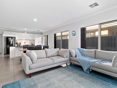 62 Lockhart Crescent, South Guildford