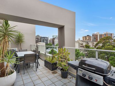 703 / 105 Campbell Street, Surry Hills