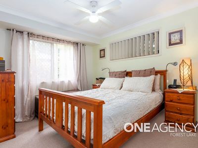 13 Honeysuckle Pl, Forest Lake