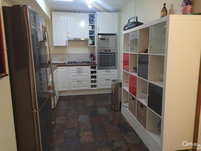 130 Oaktree Drive, Hampton Park