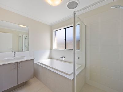 24 Woolly Parade, Clyde North