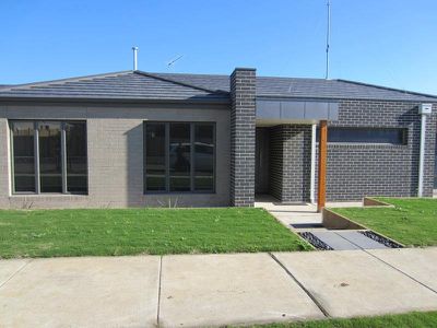 2-4 Casey Grove, Leopold