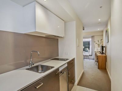 733 / 572 St Kilda Road, Melbourne