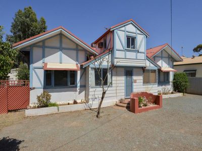 62 Federal Road, Boulder