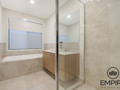 12 Sandalwood Crescent, Clyde North