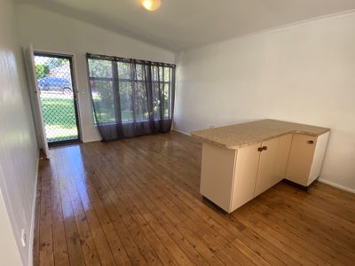 43 Lake Road, Balcolyn