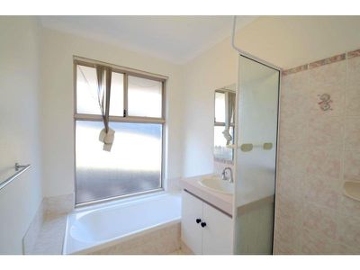 84 Towncentre Drive, Thornlie