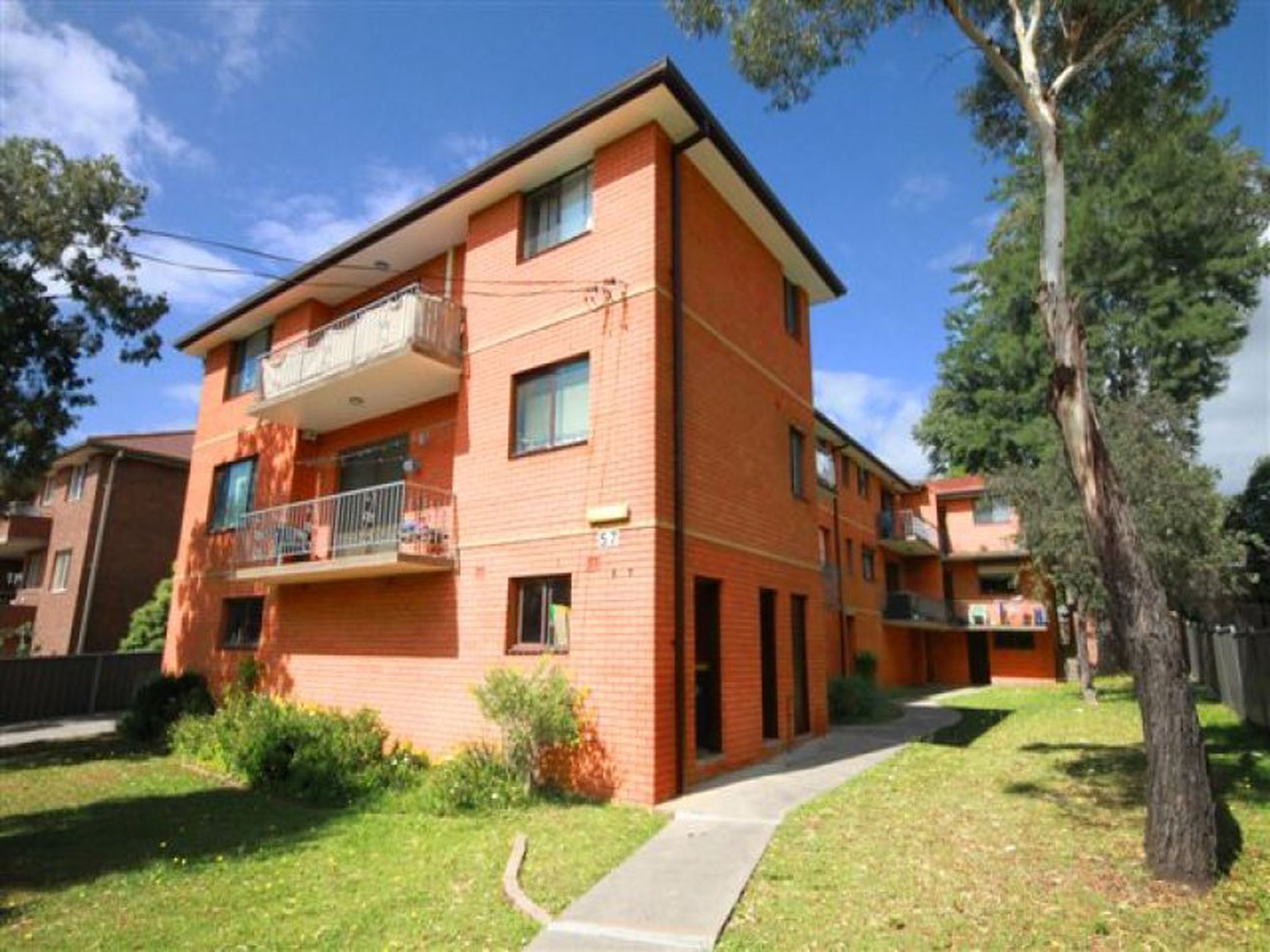 8 / 5-7 Bellevue Avenue, Lakemba