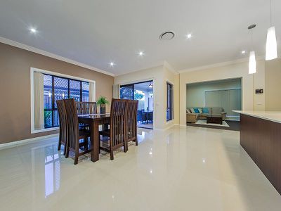 8 Foxwood Circuit, Wakerley