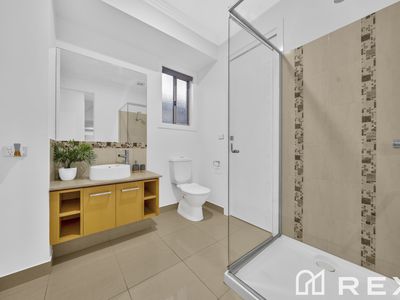 6 Lauradan Avenue, Berwick
