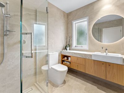 15 Seaview Road, Castor Bay