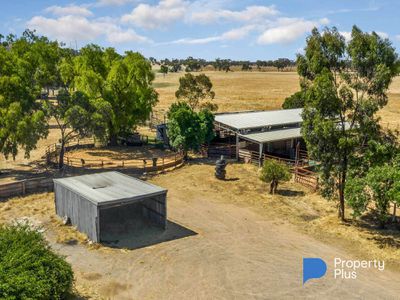 135 Calder Highway, Charlton
