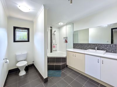 140 TOOGOOD ROAD, Bayview Heights