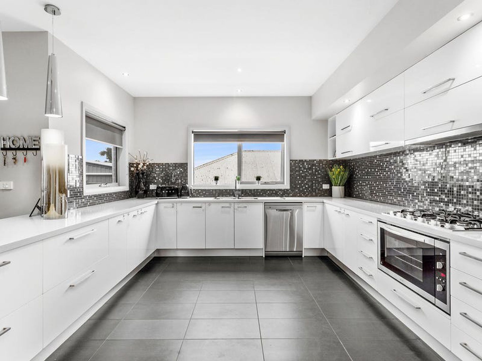 4 Brookshaw Street, Bell Post Hill