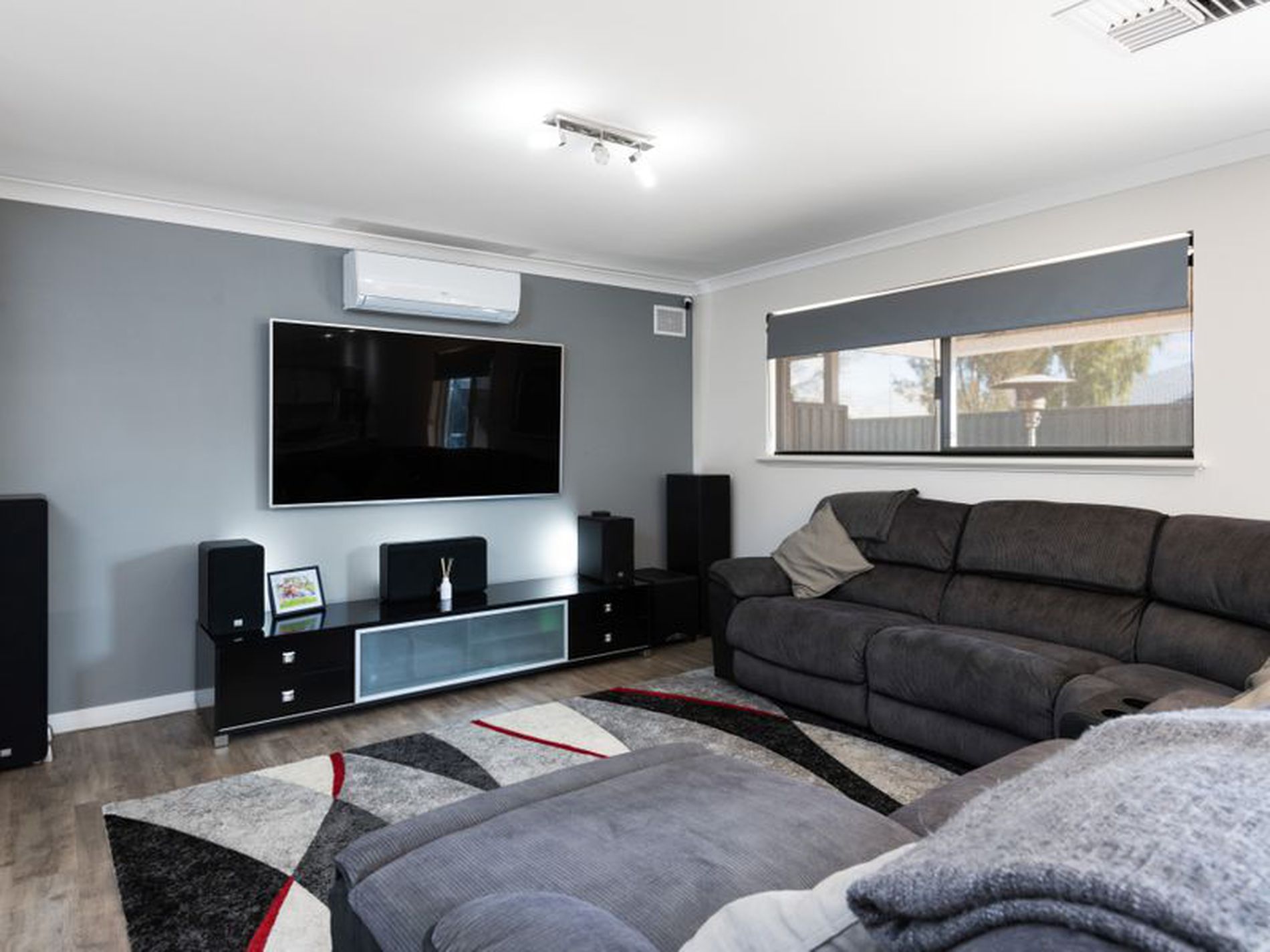 1 / 3 Kuwarra Lane, Karlkurla