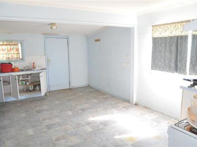 17 Renfree St, Forbes
