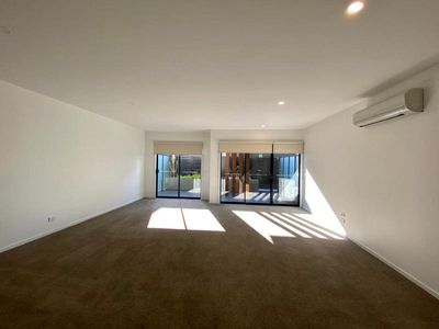 16 / 15-19 Mullenger way , Braybrook