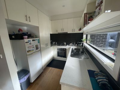 2 / 37 Watt Avenue, Oak Park