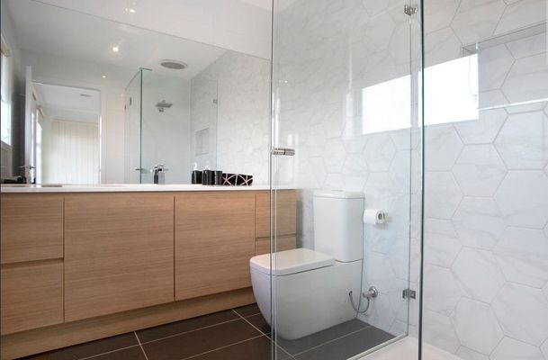 2 / 8 Gretna Court, Greenvale